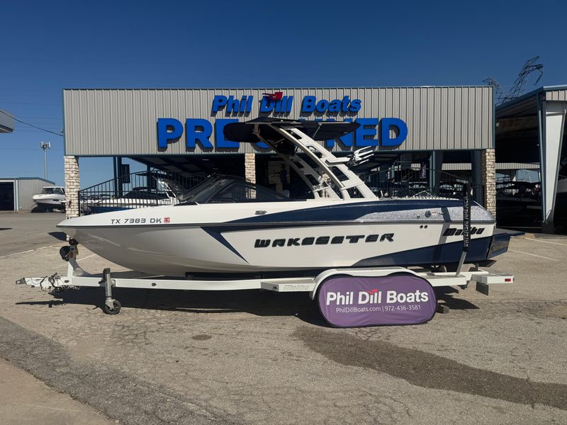 2016 Malibu Wakesetter 22 VLX