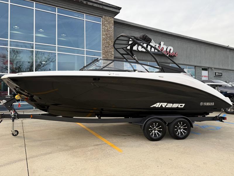 2026 Yamaha AR250