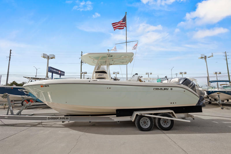 2015 Century 2901 CC