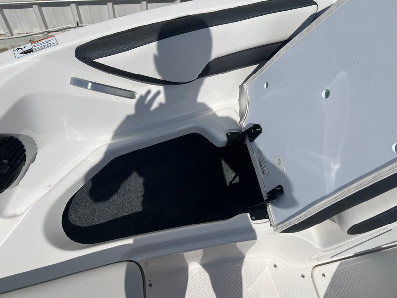 Boat Image 10