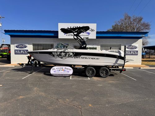 2009 Correct Craft 220 SUPER AIR NAUTIQUE