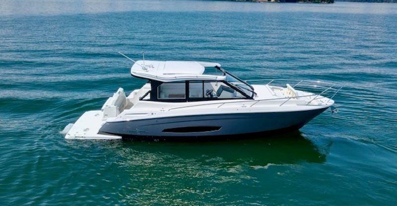 2024 Regal 36 Grande Coupe